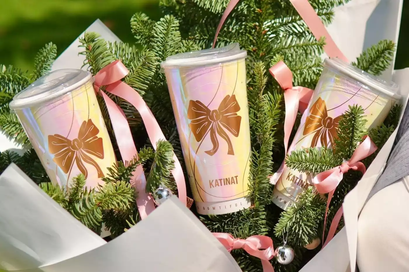 11+ MẪU THIẾT KẾ LY CỐC NOEL 2025 CỦA CÁC THƯƠNG HIỆU LỚN NHỎ ĐÁNG THAM KHẢO