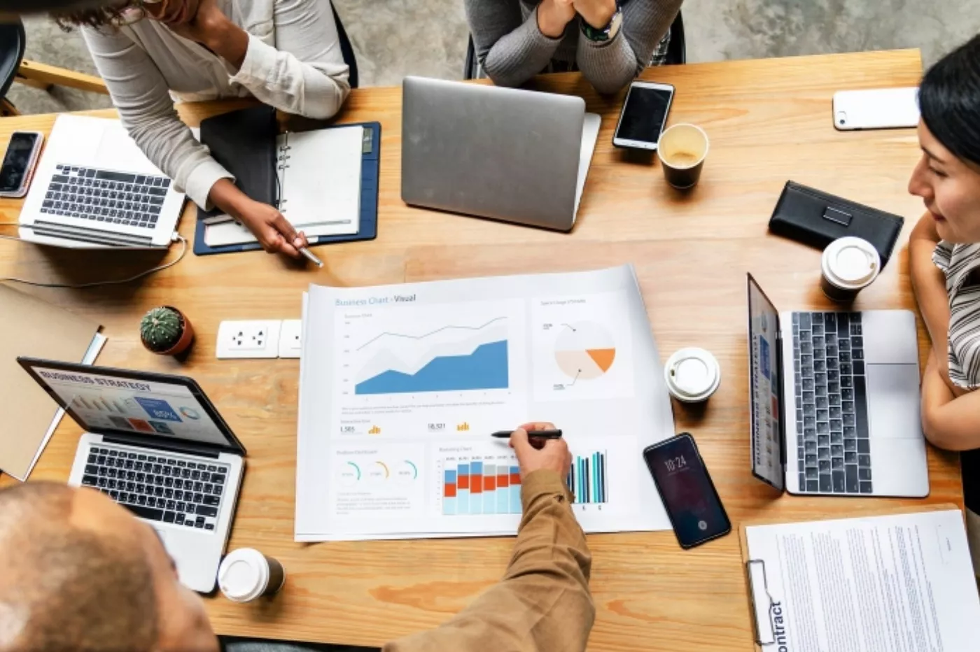 10 CÁCH GIỮ CHÂN KHÁCH HÀNG Ở LẠI VỚI THIẾT KẾ WEBSITE LÂU HƠN